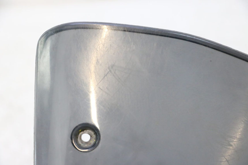 photo de SCHEIBE PIAGGIO TYPHOON 50 (2000 - 2009) - Details der Befestigungspunkte