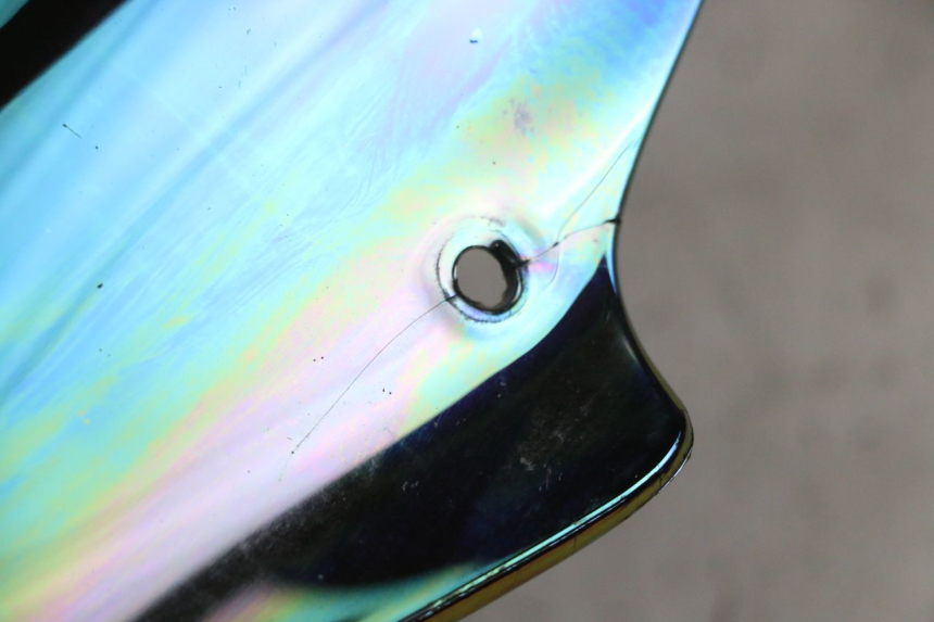 photo de SCHEIBE YAMAHA FZ1 FAZER 1000 (2007 - 2009) - Details der Befestigungspunkte