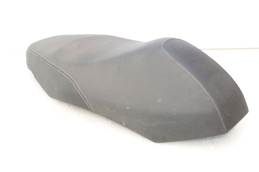 photo de SELLE KYMCO AGILITY 16+ 4T 50 (2018 - 2023) - Hochauflösende Nahaufnahme