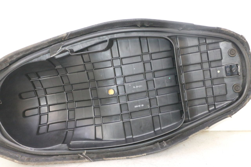 photo de SELLE KYMCO AGILITY 16+ 4T 50 (2018 - 2023) - Alternative Perspektive