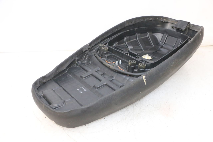 photo de SITZBANK KYMCO AGILITY 4T 50 (2018 - 2022) - Oberflächenzustand und Material