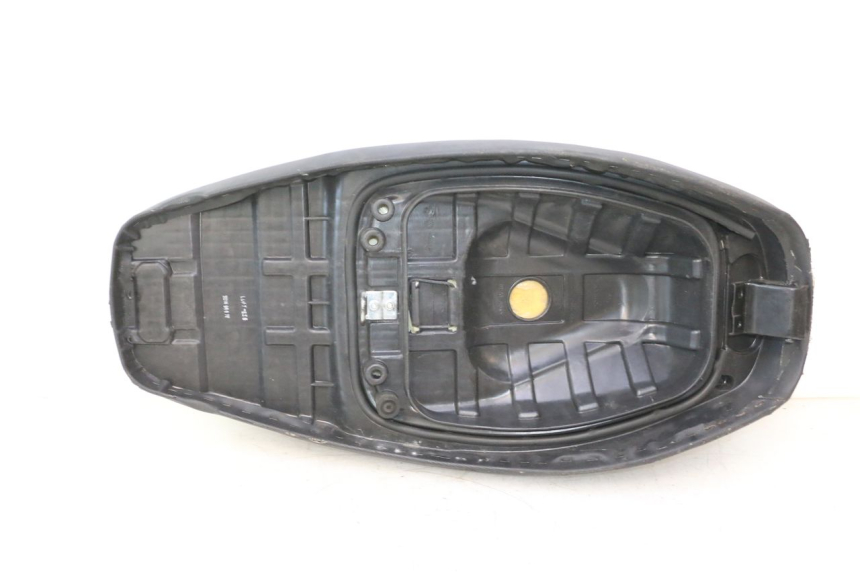 photo de SITZBANK KYMCO AGILITY 4T 50 (2018 - 2022) - Details der Befestigungspunkte