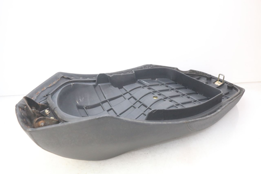 photo de SITZBANK KYMCO AGILITY CITY 2T 50 (2008 - 2016) - Oberflächenzustand und Material