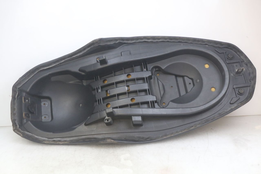 photo de SELLE NECO ALEXONE 125 (2017 - 2024) - Details der Befestigungspunkte