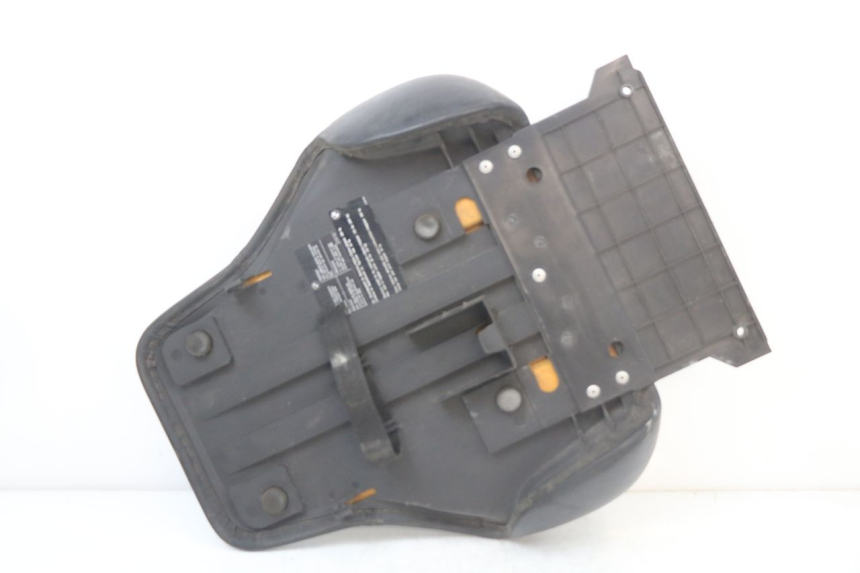 photo de HINTEN SITZ BMW C1 125 (2000 - 2003) - Details der Befestigungspunkte