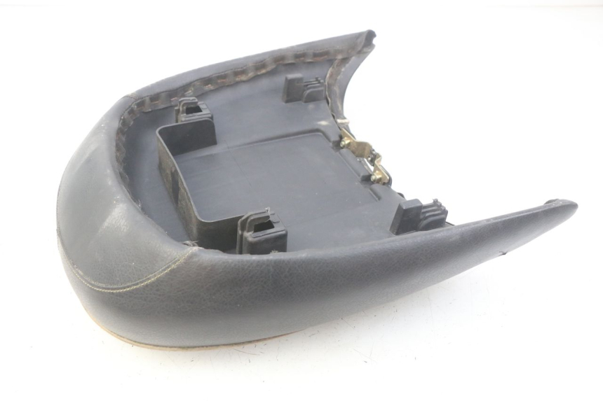 photo de HECKBANK PEUGEOT DJANGO 2T 50 (2014 - 2019) - Details der Befestigungspunkte