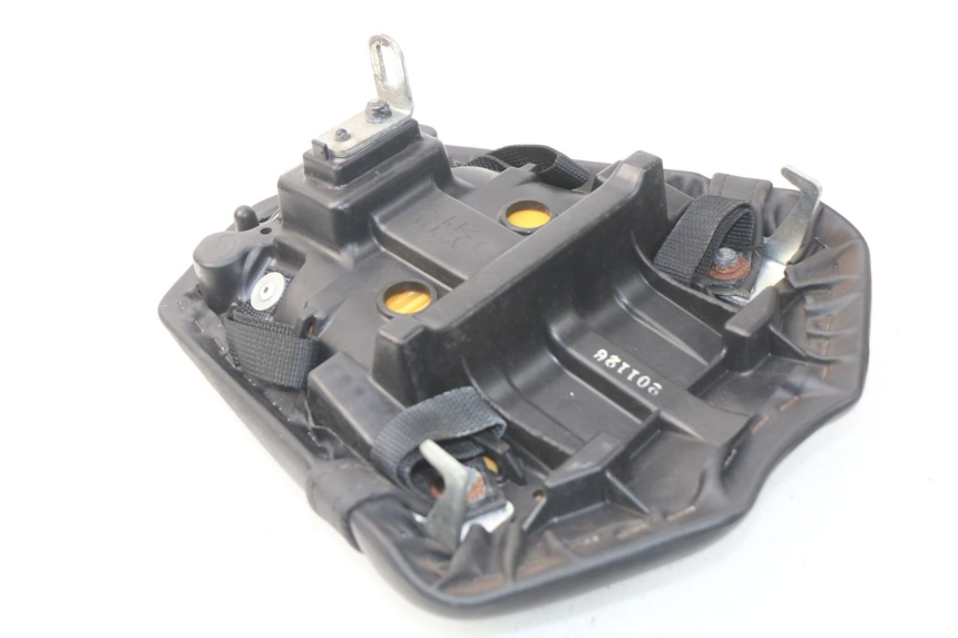 photo de HINTEN SITZ YAMAHA FZ8 800 (2010 - 2016) - Technische Nahaufnahme