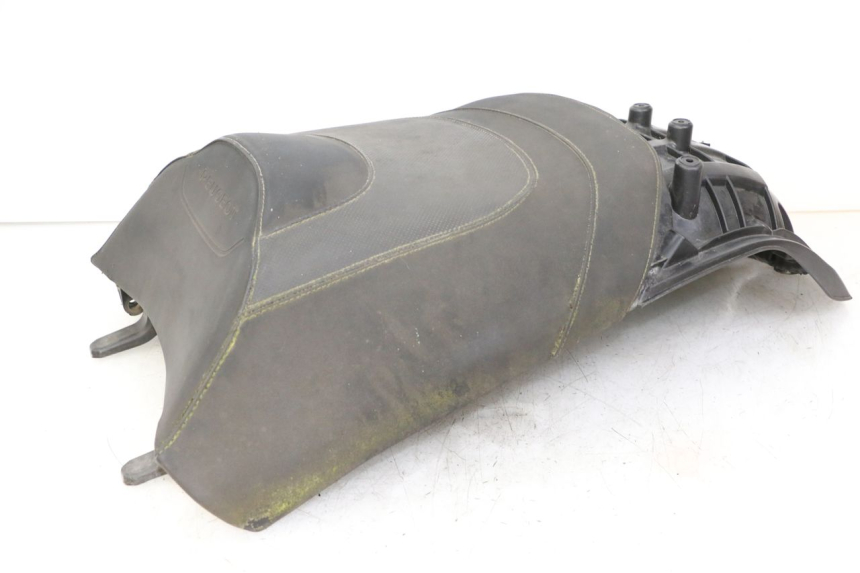 photo de HINTEN SITZ PEUGEOT SATELIS 125 (2013 - 2018) - Fokus auf die Struktur