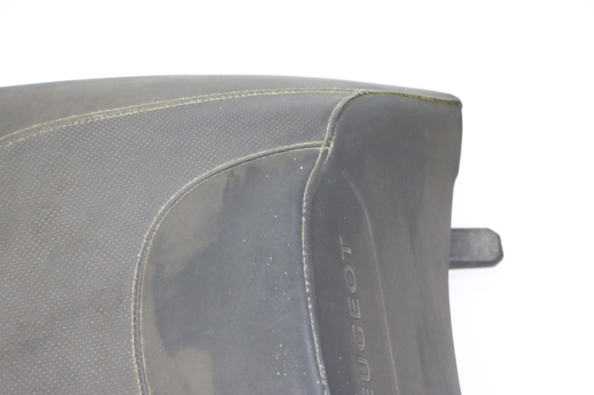 photo de HINTEN SITZ PEUGEOT SATELIS 125 (2013 - 2018) - Detailansicht des Bauteils