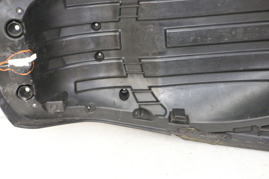 photo de HINTEN SITZ PEUGEOT SATELIS 125 (2013 - 2018) - Oberflächenzustand und Material