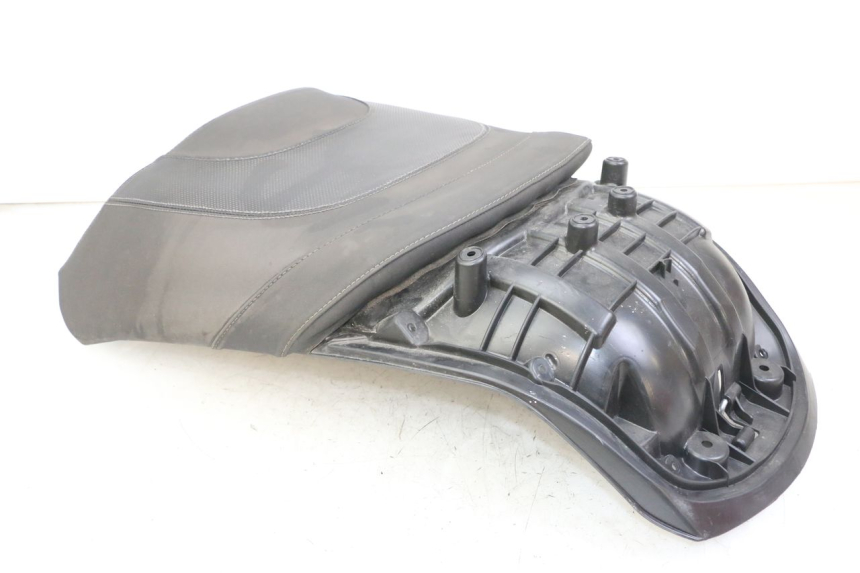 photo de HINTEN SITZ PEUGEOT SATELIS 125 (2013 - 2018) - Charakteristische Merkmale