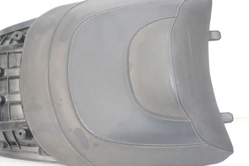 photo de HINTEN SITZ PEUGEOT SATELIS 125 (2013 - 2018) - Hochauflösende Nahaufnahme