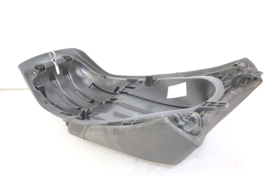 photo de HINTEN SITZ PEUGEOT SATELIS 125 (2013 - 2018) - Zoom auf Gebrauchszustand