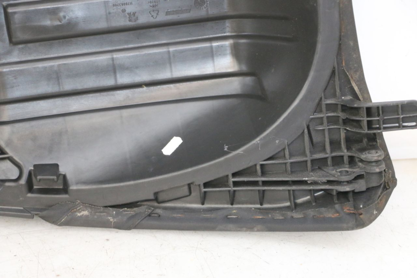 photo de HINTEN SITZ PEUGEOT SATELIS 125 (2013 - 2018) - Technische Nahaufnahme