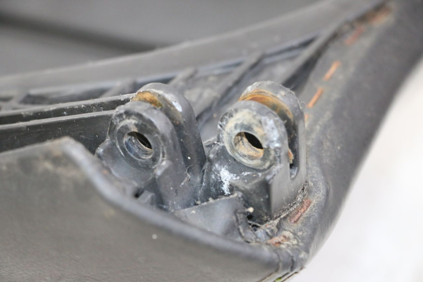 photo de HINTEN SITZ PEUGEOT SATELIS COMPRESSOR K15 125 (2006 - 2009) - Alternative Perspektive