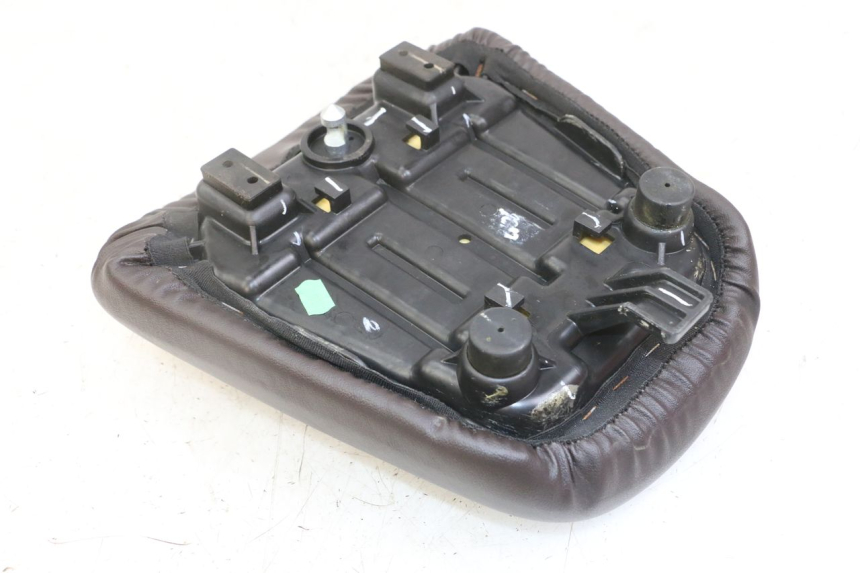 photo de HINTEN SITZ ROYAL ENFIELD HYMALAYAN 410 (2016 - 2023) - Zoom auf Gebrauchszustand