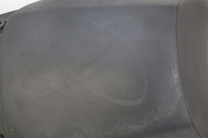 photo de HECKBANK PEUGEOT SATELIS 125 (2010 - 2012) - Zoom auf Komponenten