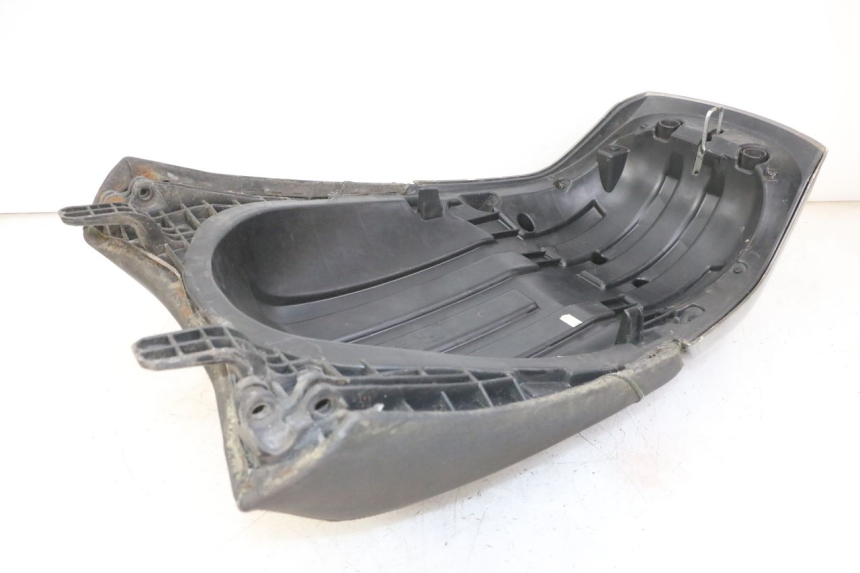 photo de HINTEN SITZ PEUGEOT SATELIS 125 (2013 - 2018) - Detailansicht des Bauteils