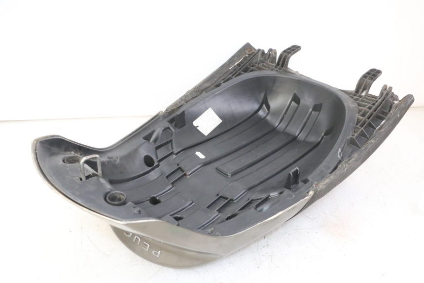 photo de HINTEN SITZ PEUGEOT SATELIS 125 (2013 - 2018) - Technische Nahaufnahme