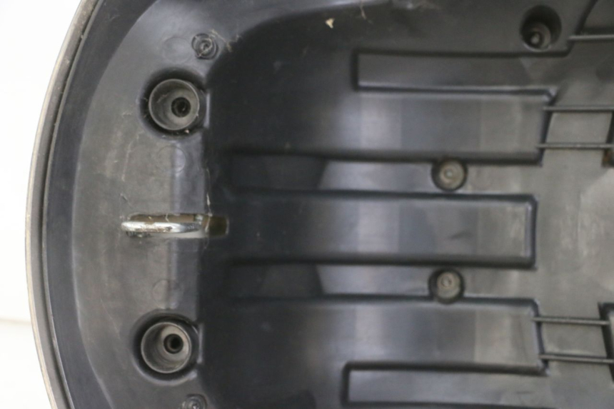 photo de HINTEN SITZ PEUGEOT SATELIS 125 (2013 - 2018) - Oberflächenzustand und Material