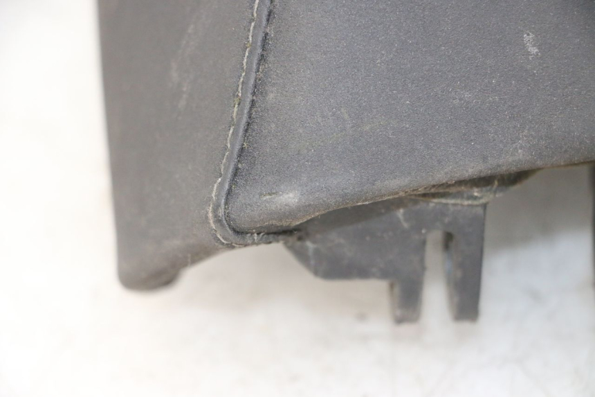 photo de HINTEN SITZ PEUGEOT SATELIS 125 (2013 - 2018) - Zoom auf Gebrauchszustand