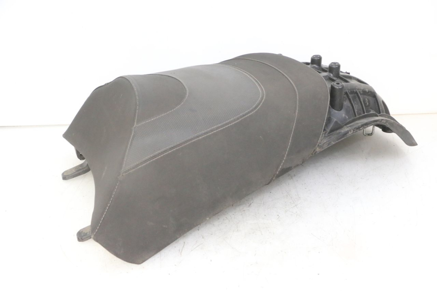 photo de HINTEN SITZ PEUGEOT SATELIS 125 (2013 - 2018) - Kennzeichnungen und Originalreferenzen