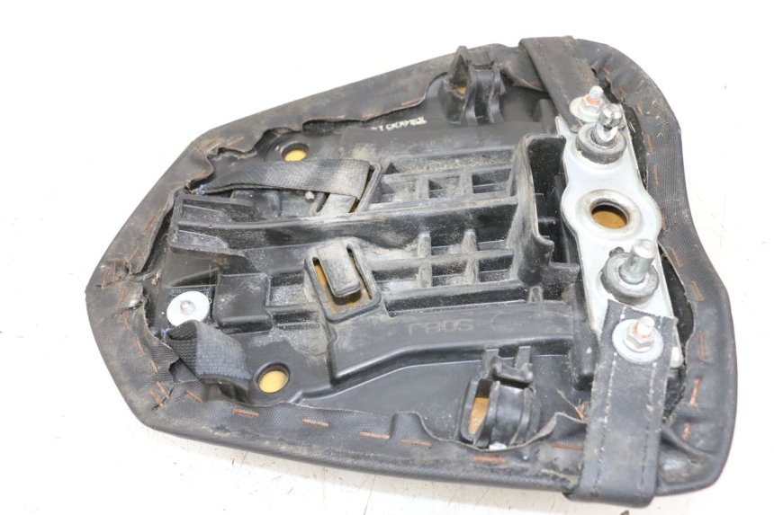 photo de HINTEN SITZ SUZUKI GSR 750 (2011 - 2017) - Technische Nahaufnahme