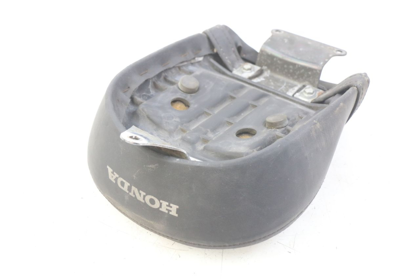 photo de HECKBANK HONDA VT C SHADOW 125 (1999 - 2007) - Zoom auf Gebrauchszustand