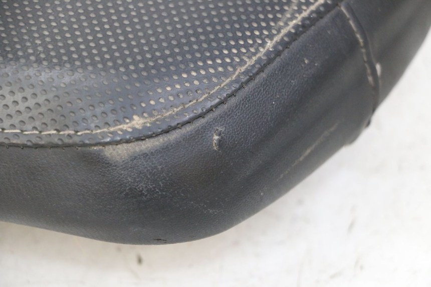 photo de HINTEN SITZ YAMAHA YP MAJESTY 125 (2002 - 2006) - Kennzeichnungen und Originalreferenzen