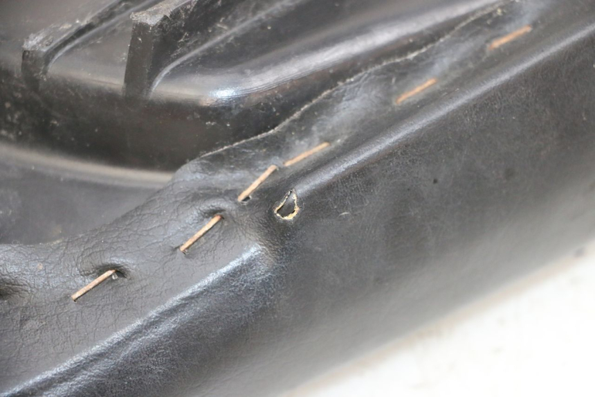 photo de HINTEN SITZ YAMAHA YP MAJESTY 125 (2002 - 2006) - Zoom auf Gebrauchszustand