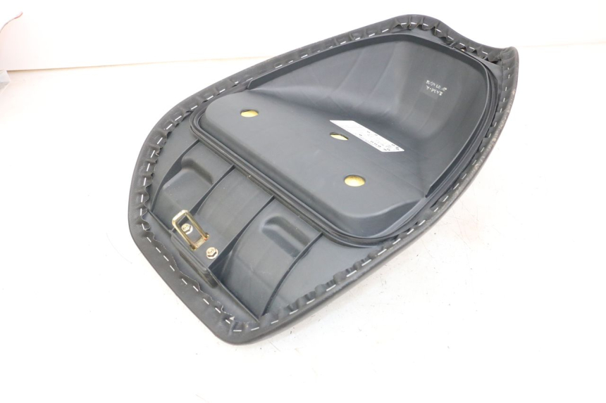 photo de VORNE SITZ DAELIM A-FOUR 2T 50 (2005 - 2012) - Details der Befestigungspunkte