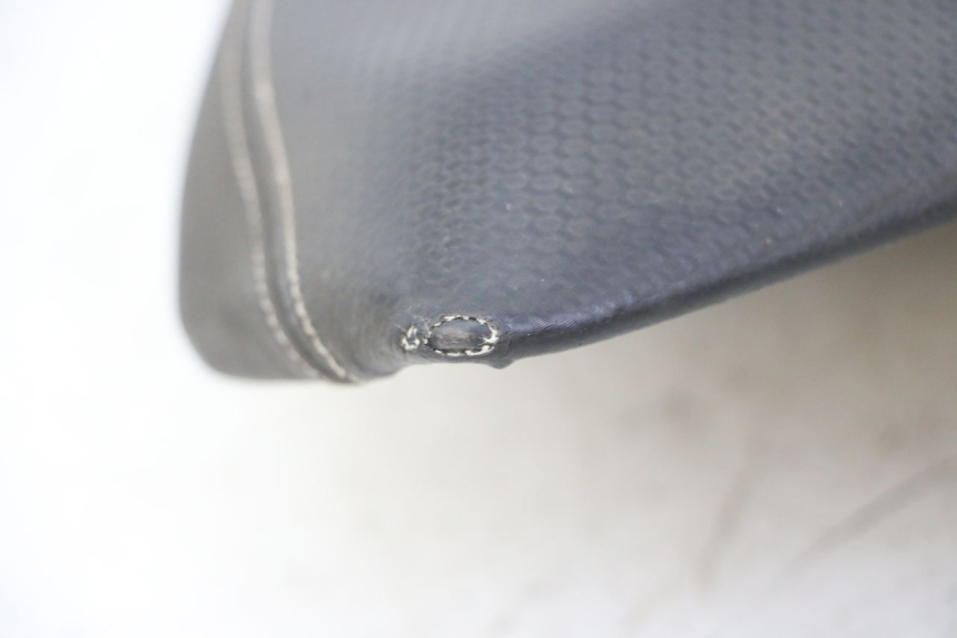 photo de VORDERSITZ YAMAHA AEROX NAKED 2T 50 (2013 - 2017) - Oberflächenzustand und Material