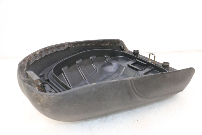 photo de VORNE SITZ KYMCO AGILITY 4T 10" 50 (2005 - 2018) - Oberflächenzustand und Material