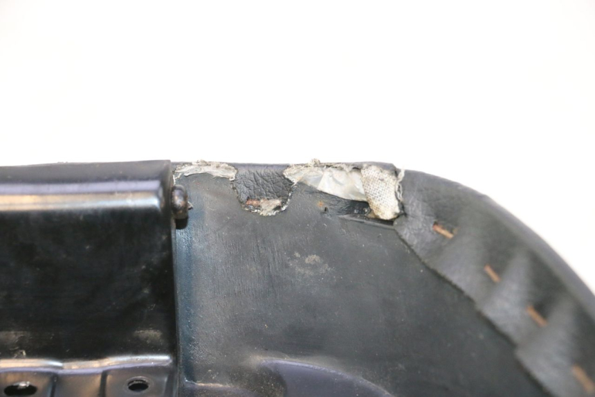 photo de VORNE SITZ KYMCO AGILITY PREMIUM 50 (2007 - 2010) - Detailansicht des Bauteils