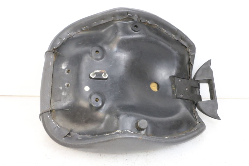 photo de VORNE SITZ APRILIA CLASSIC 125 (1995 - 2001) - Details der Befestigungspunkte