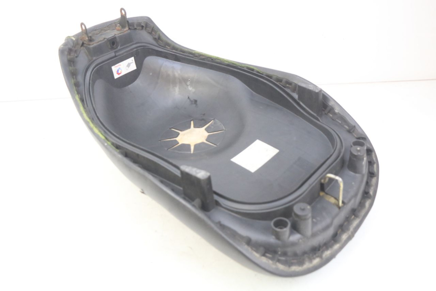 photo de VORDERSITZ PEUGEOT DJANGO 2T 50 (2014 - 2019) - Oberflächenzustand und Material