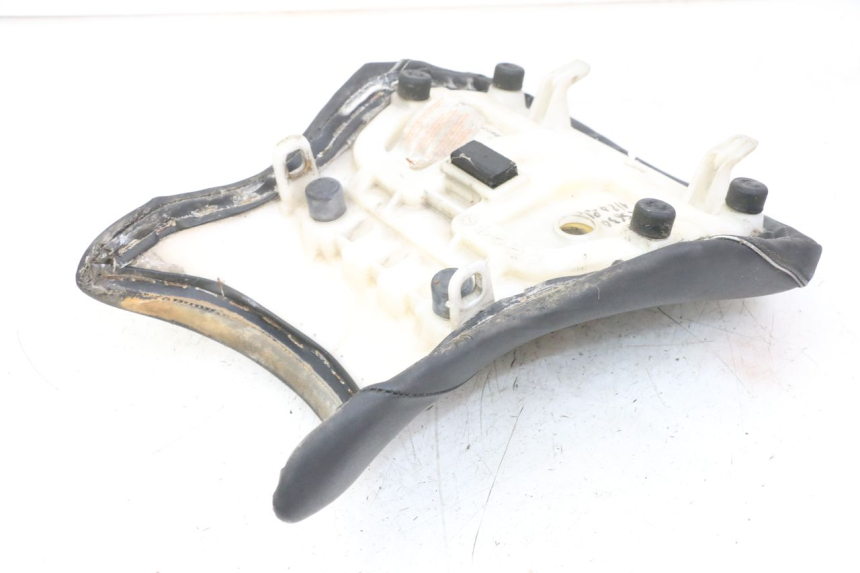 photo de VORNE SITZ SUZUKI GSR 750 (2011 - 2017) - Alternative Perspektive