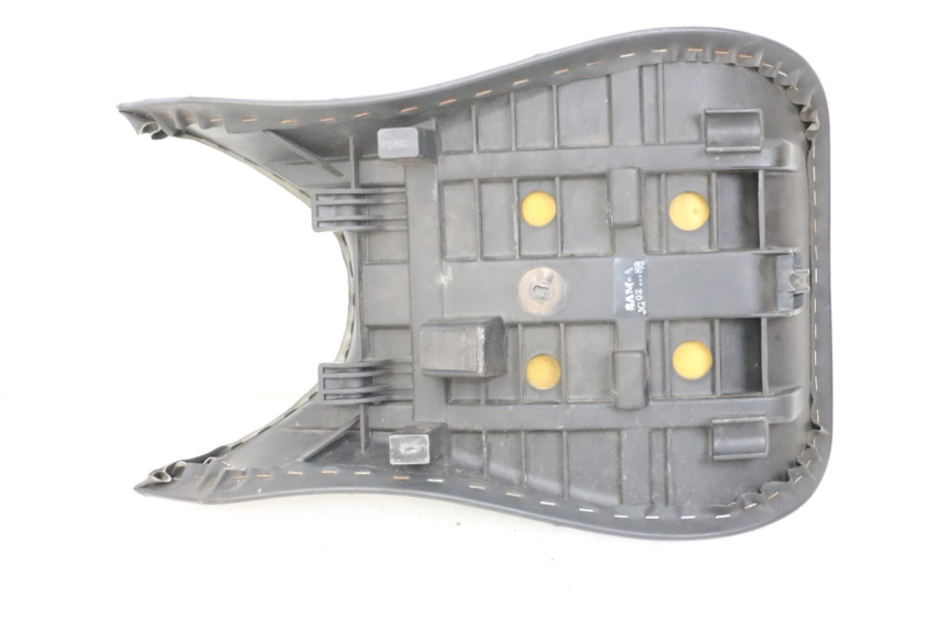 photo de VORNE SITZ HYOSUNG GTR 125 (2006 - 2008) - Alternative Perspektive