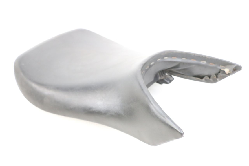 photo de VORNE SITZ HYOSUNG GTR 125 (2006 - 2008) - Details der Befestigungspunkte