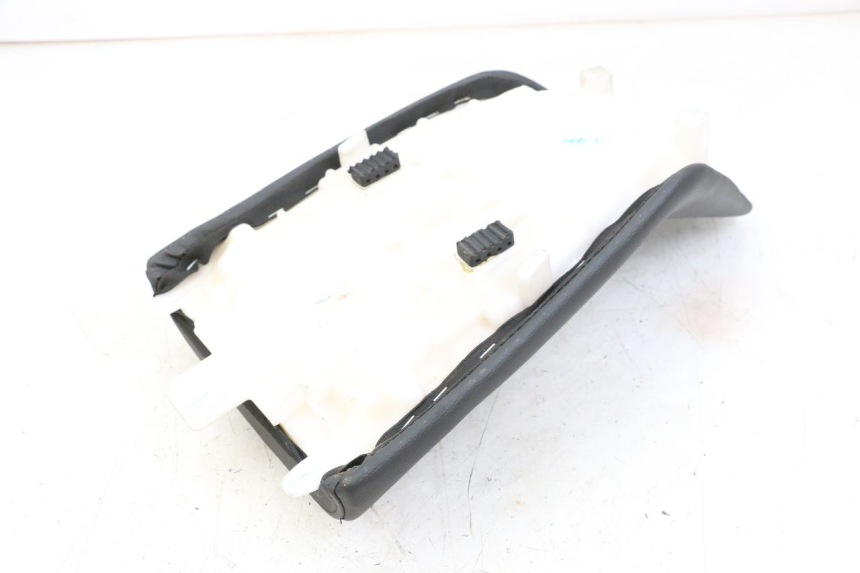 photo de VORNE SITZ HUSQVARNA SVARTPILEN 401 (2018 - 2023) - Technische Nahaufnahme