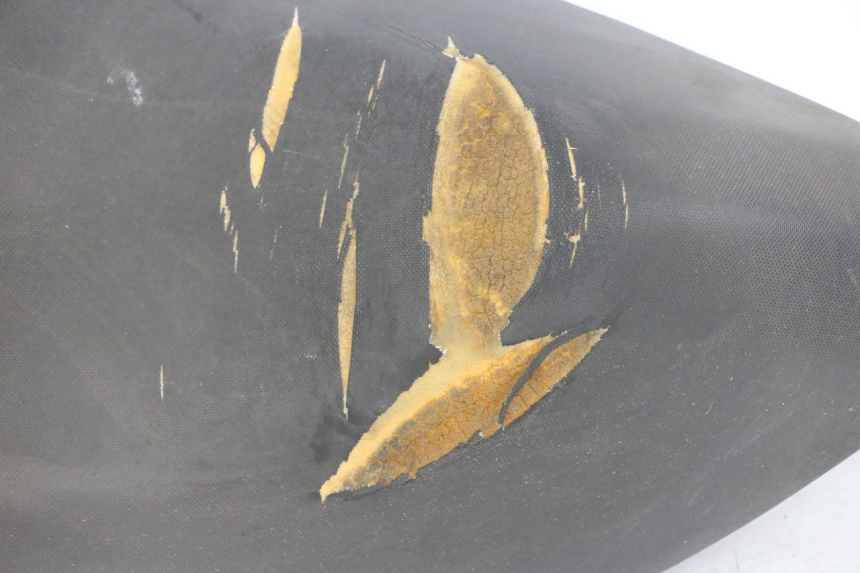 photo de VORNE SITZ PEUGEOT JET FORCE CARBU 50 (2003 - 2016) - Zoom auf Komponenten