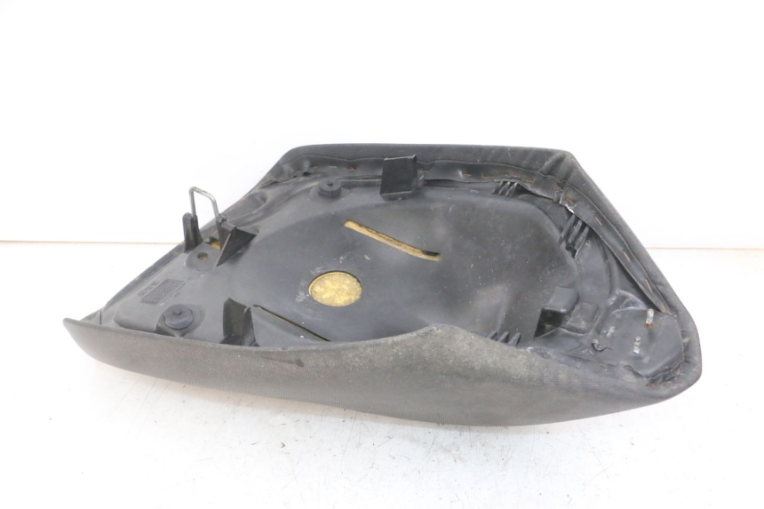 photo de VORNE SITZ PEUGEOT JET FORCE CARBU 50 (2003 - 2016) - Zoom auf Gebrauchszustand