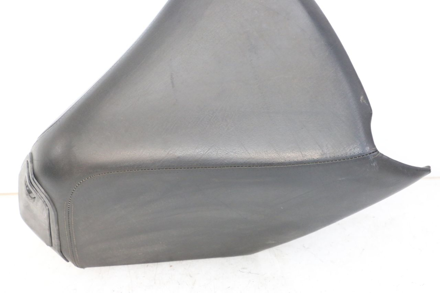 photo de VORNE SITZ PEUGEOT SATELIS COMPRESSOR K15 125 (2006 - 2009) - Kennzeichnungen und Originalreferenzen