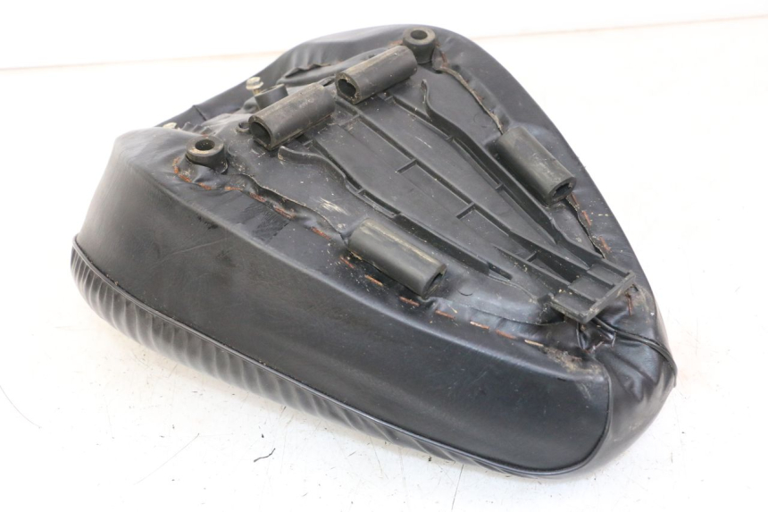 photo de VORNE SITZ REGAL RAPTOR RAXTER 2 125 (2007 - 2015) - Technische Nahaufnahme