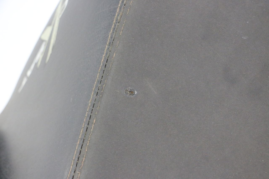 photo de VORNE SITZ PEUGEOT SATELIS COMPRESSOR K15 125 (2006 - 2009) - Zoom auf Gebrauchszustand