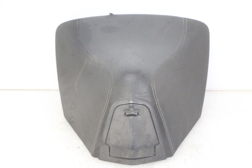 photo de VORNE SITZ PEUGEOT SATELIS 125 (2013 - 2018) - Ergänzendes Produktfoto