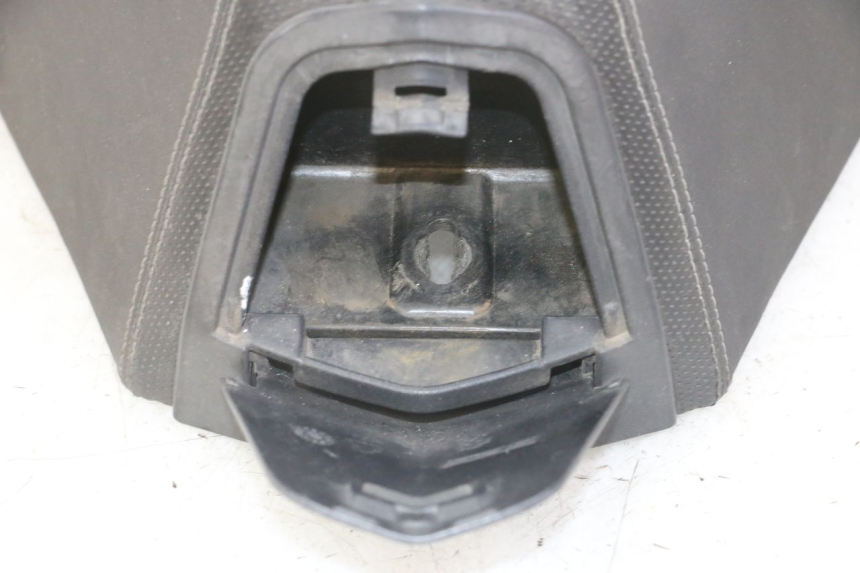 photo de VORNE SITZ PEUGEOT SATELIS 125 (2013 - 2018) - Oberflächenzustand und Material