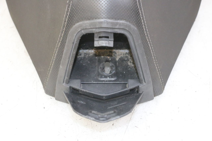 photo de VORNE SITZ PEUGEOT SATELIS 125 (2013 - 2018) - Gesamtansicht des Produkts