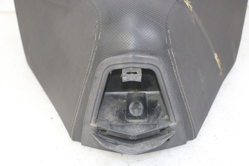 photo de VORNE SITZ PEUGEOT SATELIS 125 (2013 - 2018) - Hochauflösende Nahaufnahme