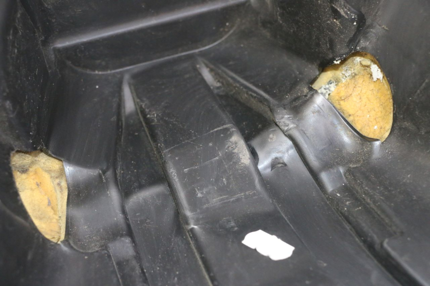 photo de VORNE SITZ PEUGEOT SATELIS 125 (2013 - 2018) - Zoom auf Gebrauchszustand